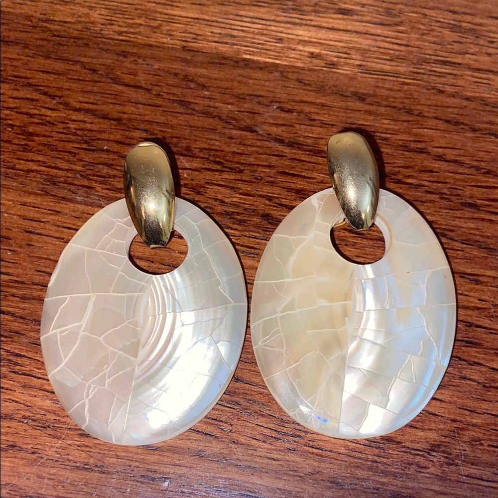 Vintage 80s Mother of Pearl Lever Back Post Earrings